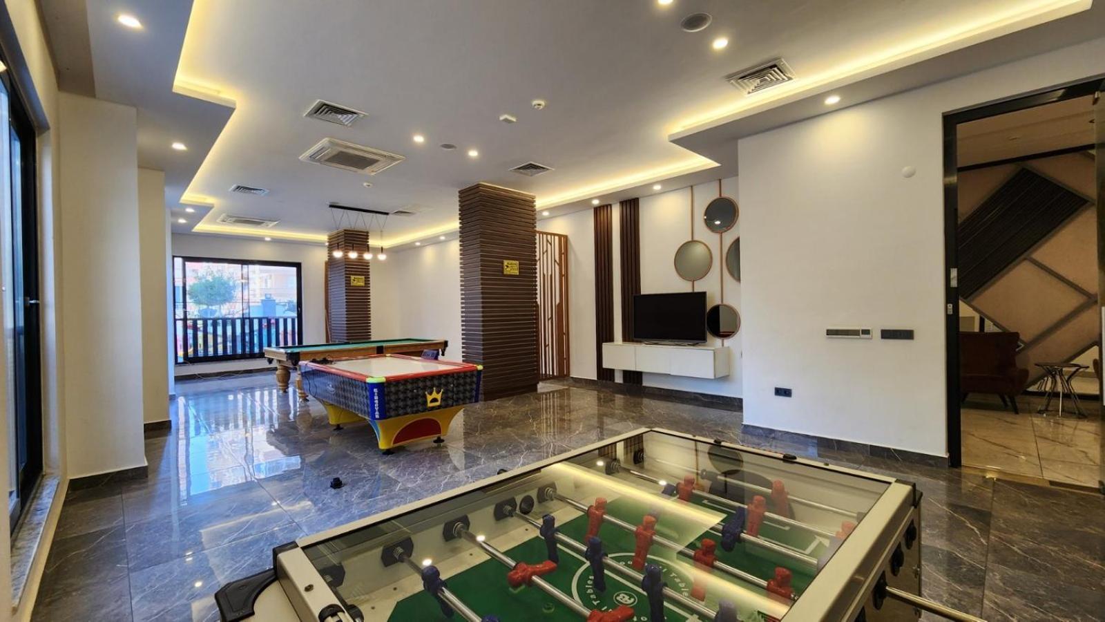 5 Star Facilities/walking Distance To Amenities And The