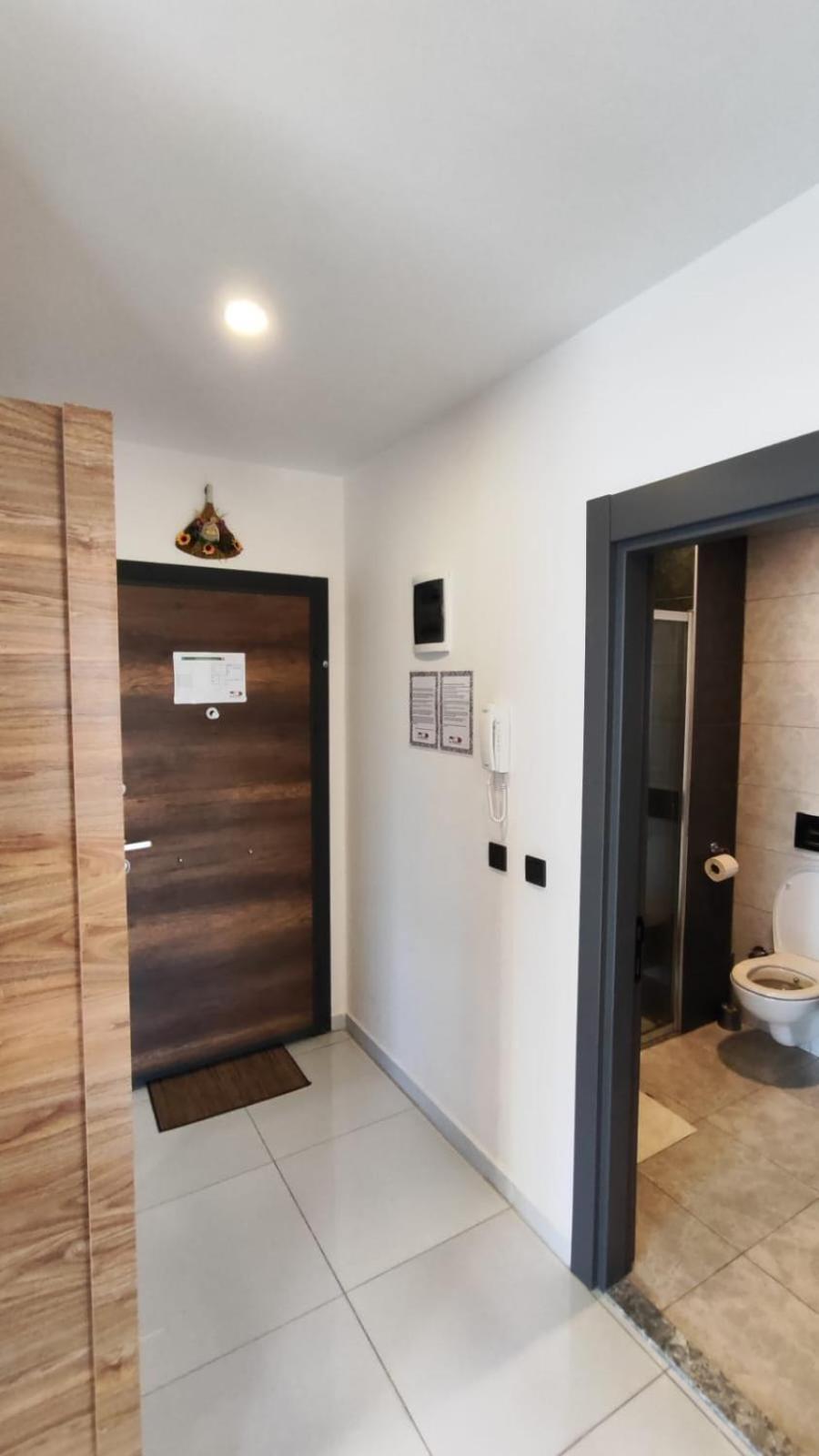 5 Star Facilities/walking Distance To Amenities And The Leilighet