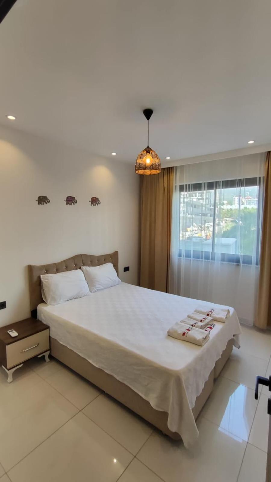 5 Star Facilities/walking Distance To Amenities And The *