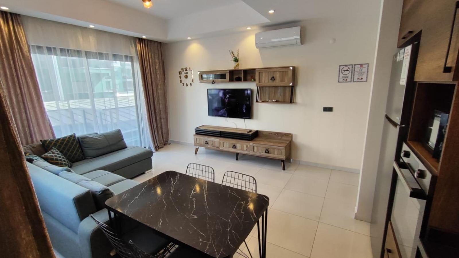 Leilighet 5 Star Facilities/walking Distance To Amenities And The *