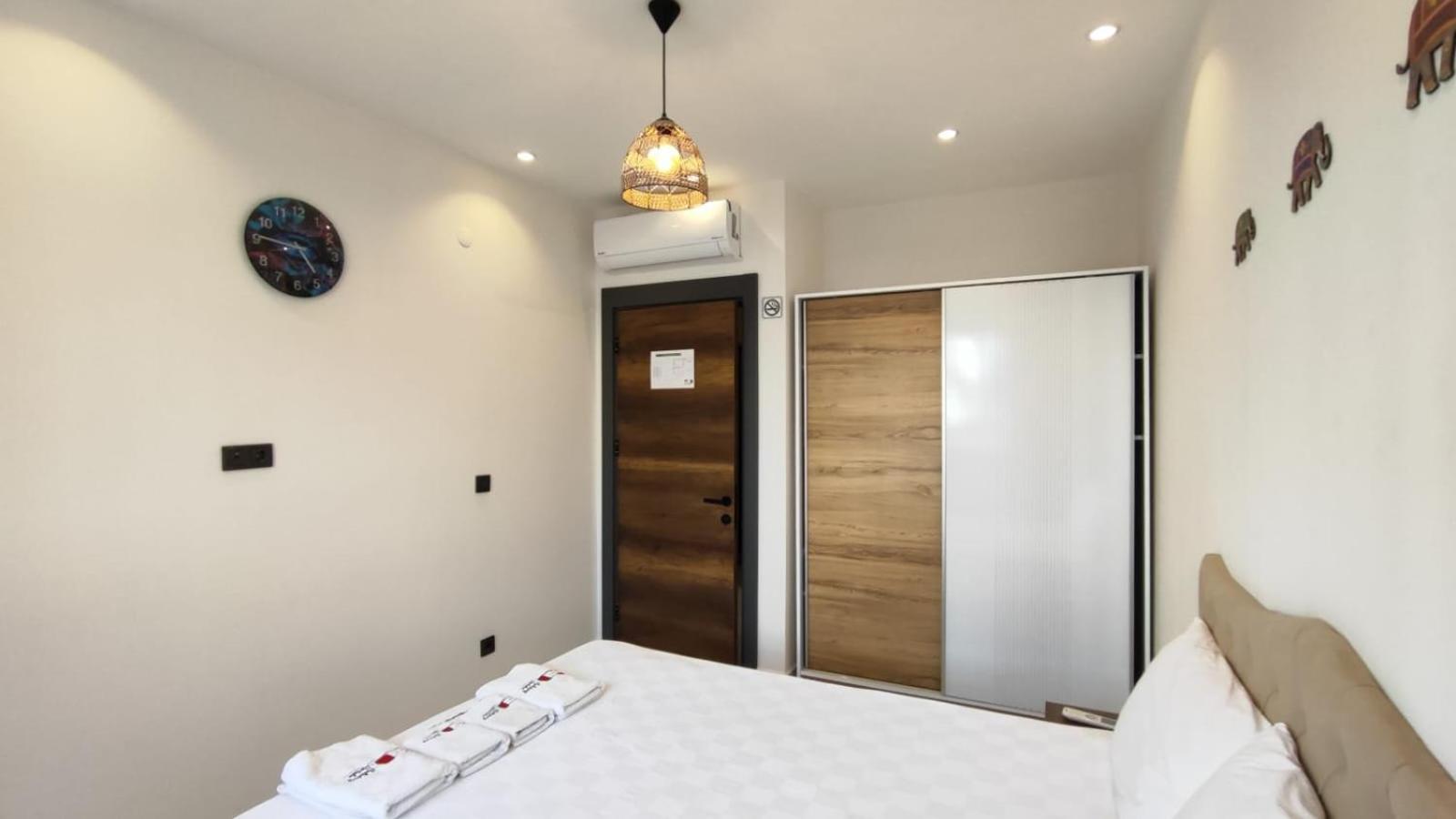 5 Star Facilities/walking Distance To Amenities And The *