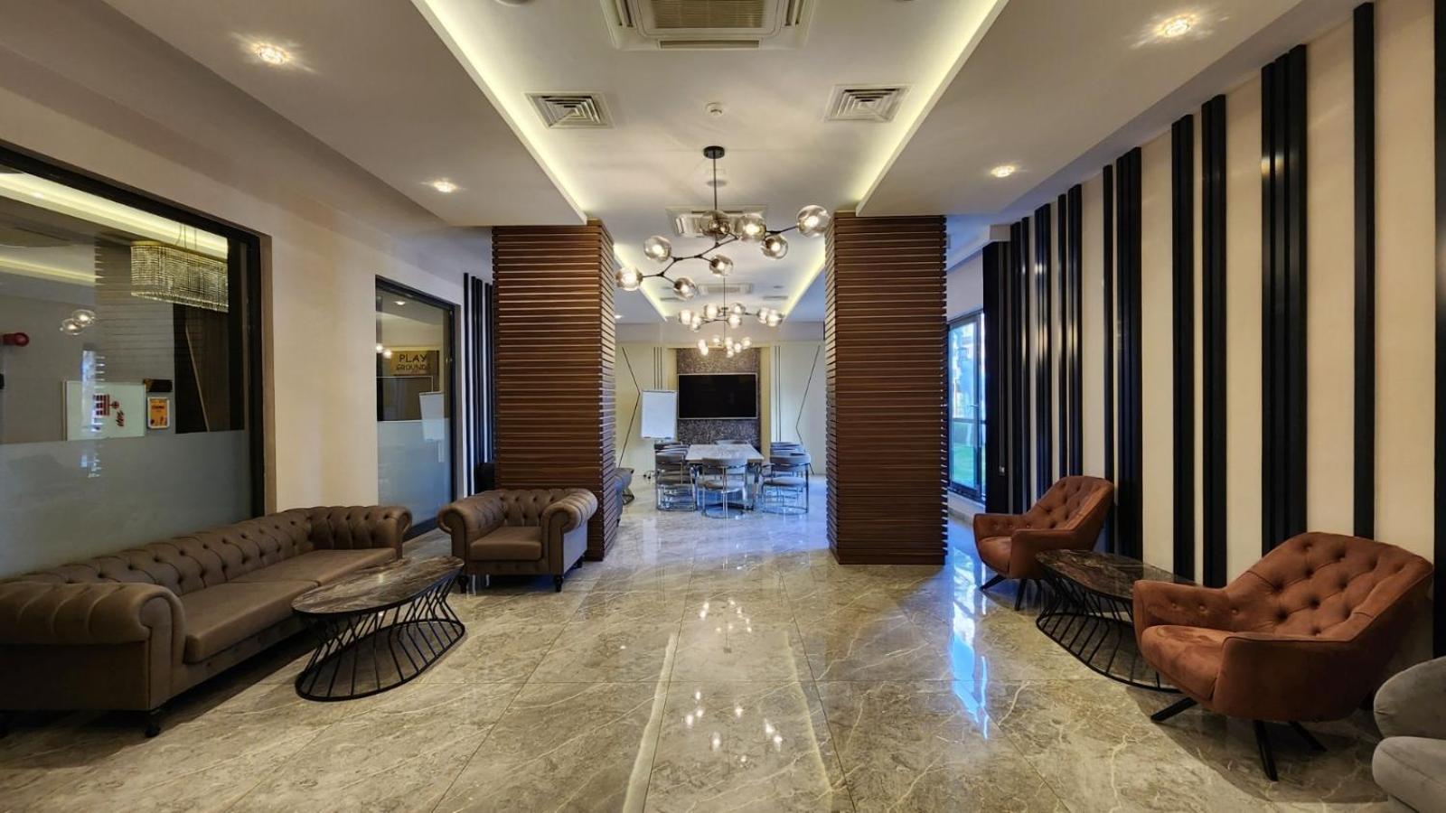 5 Star Facilities/walking Distance To Amenities And The Leilighet *