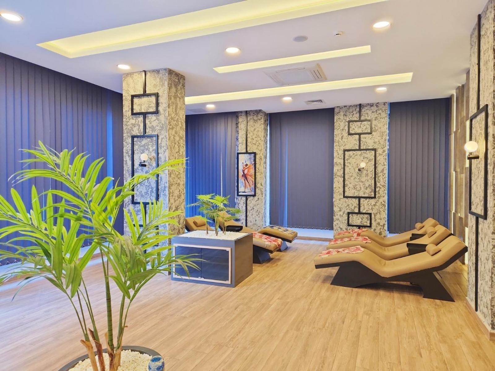 5 Star Facilities/walking Distance To Amenities And The Alanya