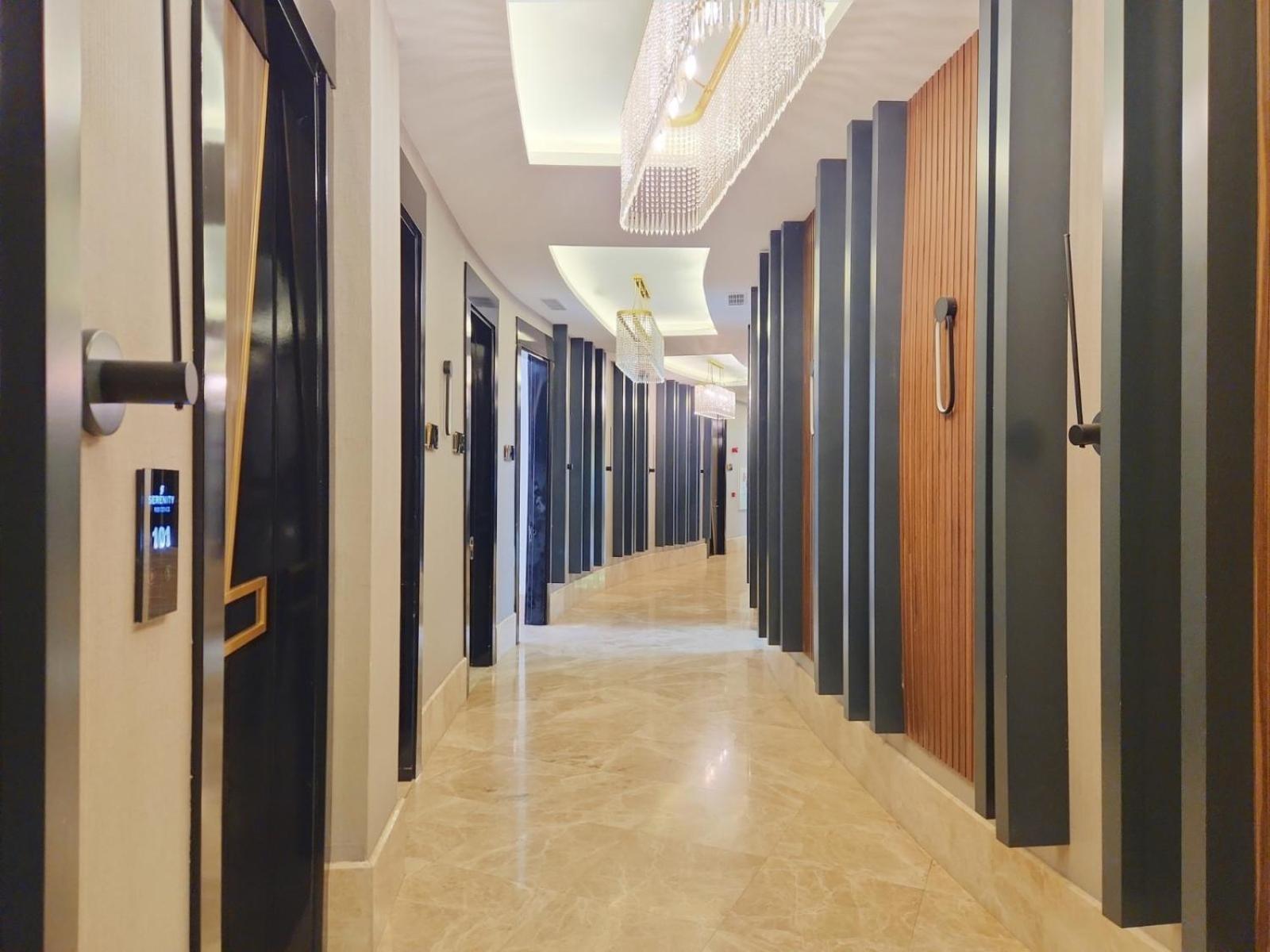 5 Star Facilities/walking Distance To Amenities And The *