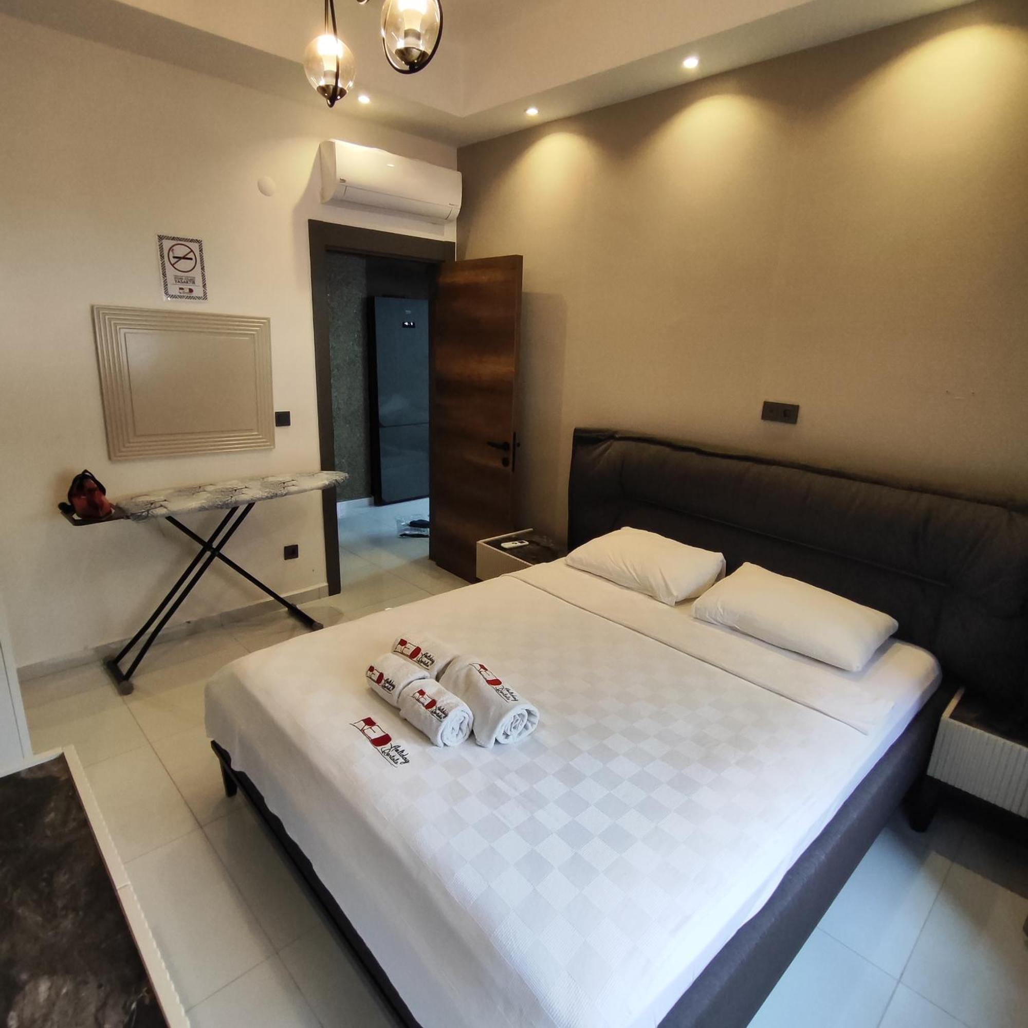 5 Star Facilities/walking Distance To Amenities And The Apartment *