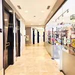 5 Star Facilities/Walking Distance To Amenities And The Beach